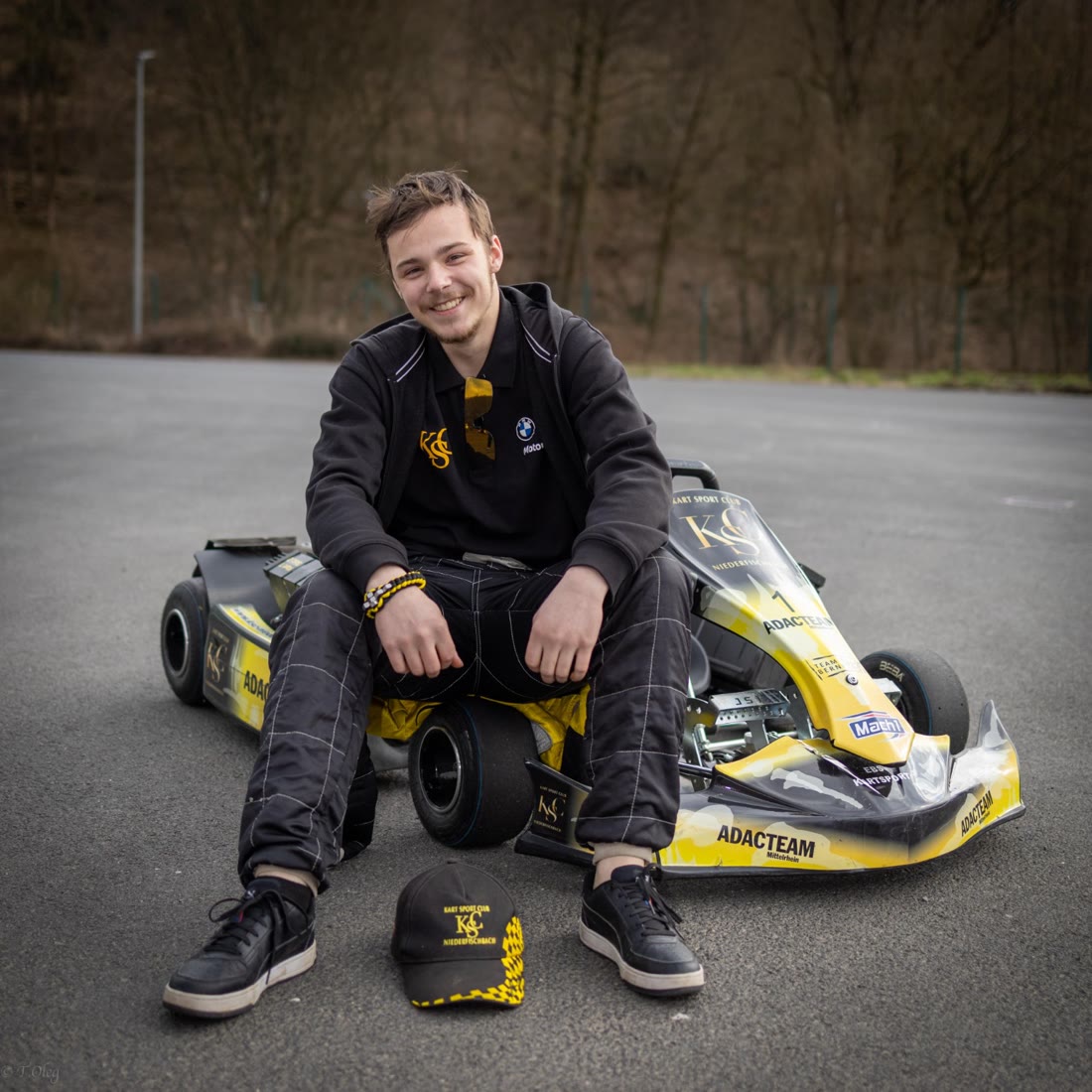 Tim Luca Güdelhöfer mit seinem Kart
